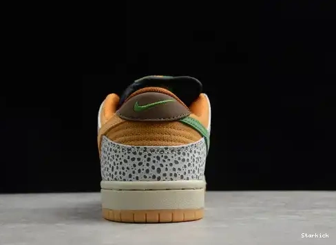 SB CD2563-002 Nike Low Safari Dunk 0520